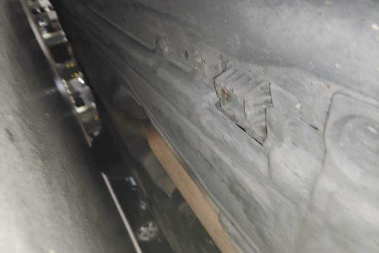 Used BMW X6  Chassis Front Right