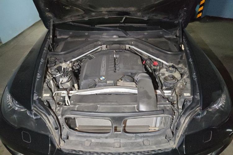 Used BMW X6 2013 xDrive35i Engine Bay