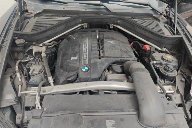 Used BMW X6 2013 xDrive35i Engine Bay