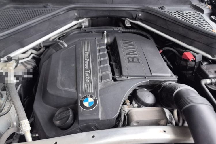Used BMW X6 2013 xDrive35i Engine Bay