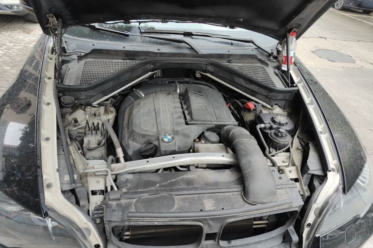 Used BMW X6 2013 xDrive35i Engine Bay