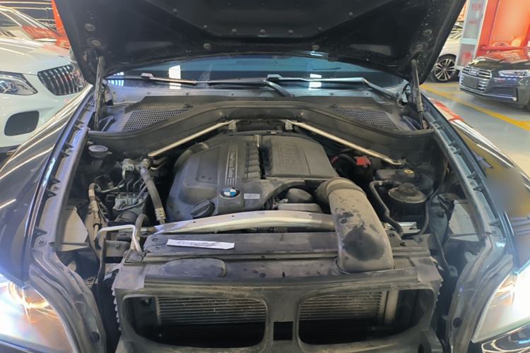 Used BMW X6 2013 xDrive35i Engine Bay