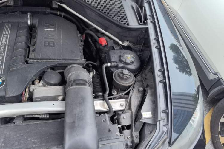 Used BMW X6 2013 xDrive35i Engine Bay Left