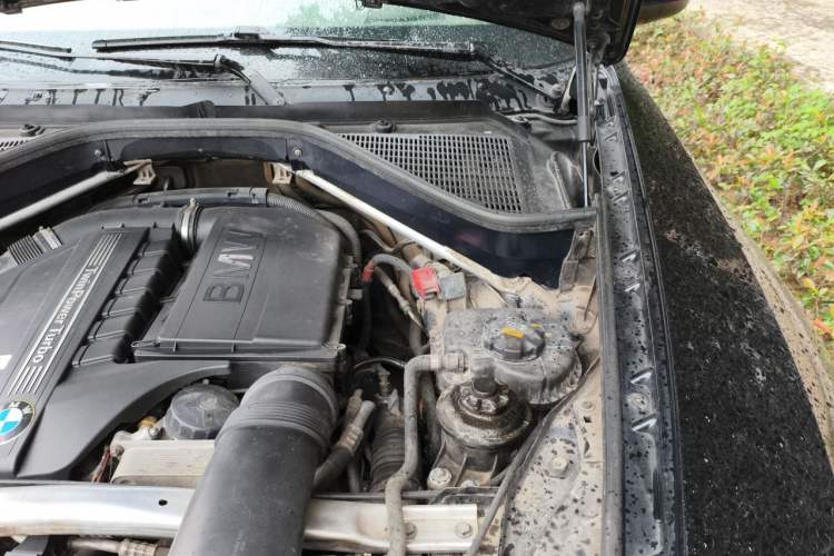 Used BMW X6 2013 xDrive35i Engine Bay Left