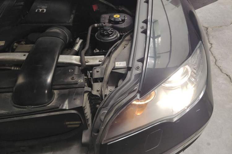 Used BMW X6  Engine Bay Left