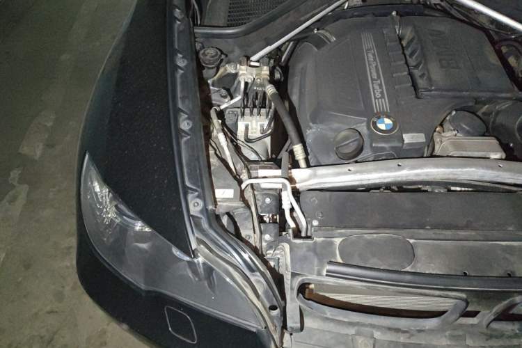 Used BMW X6 2013 xDrive35i Engine Bay Right