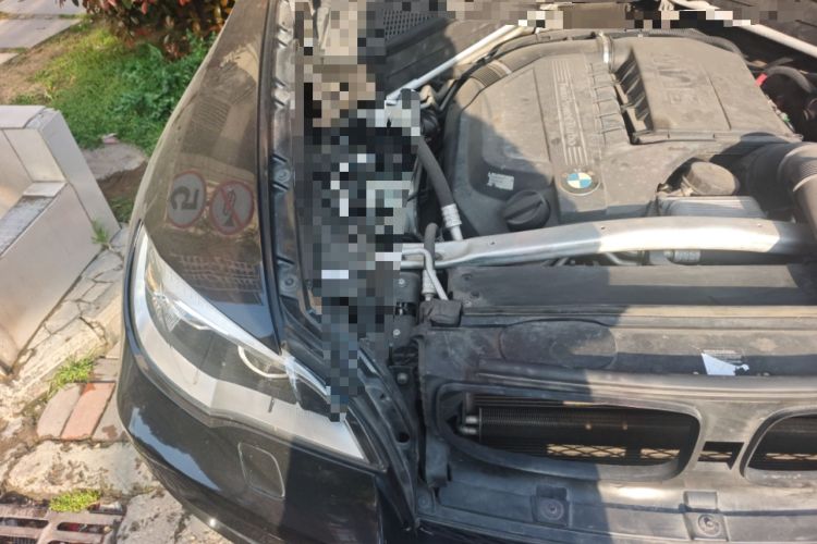 Used BMW X6 2013 xDrive35i Engine Bay Right