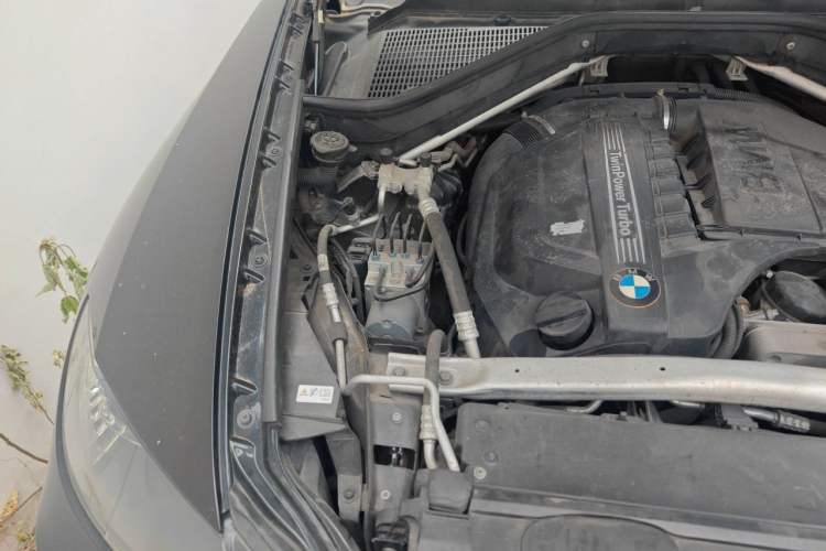 Used BMW X6 2013 xDrive35i Engine Bay Right