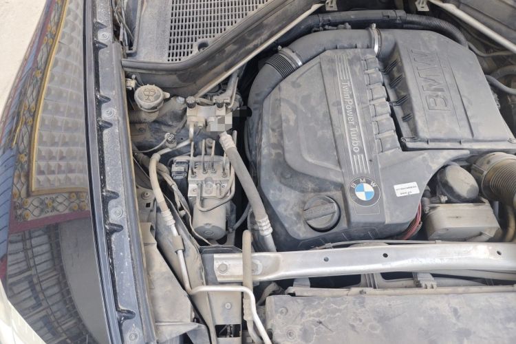 Used BMW X6 2013 xDrive40i Engine Bay Right