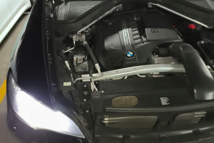 Used BMW X6 2013 xDrive35i Engine Bay Right