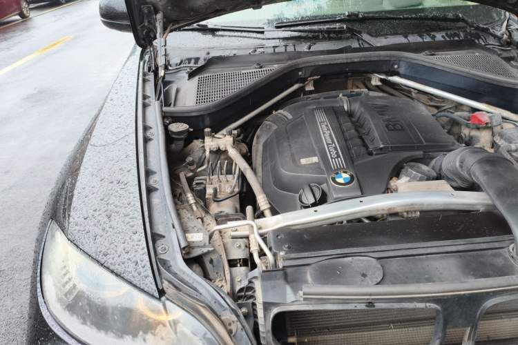Used BMW X6 2013 xDrive35i Engine Bay Right
