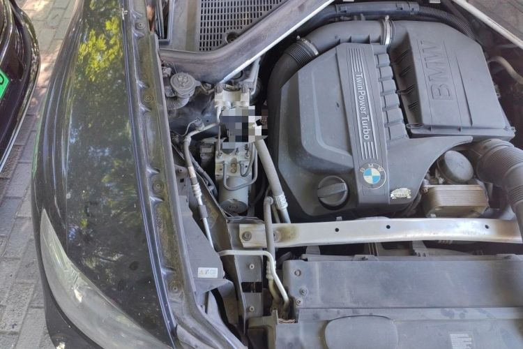 Used BMW X6  Engine Bay Right