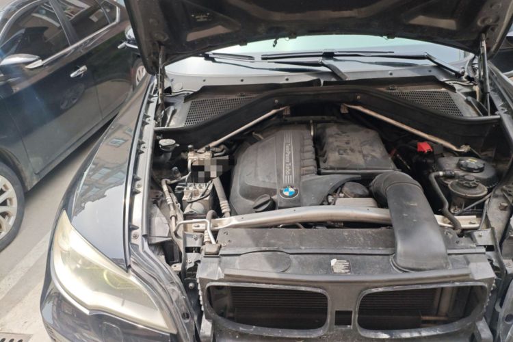 Used BMW X6 2013 xDrive40i Engine Bay Right