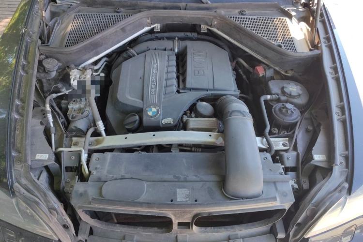 Used BMW X6  Engine Bay