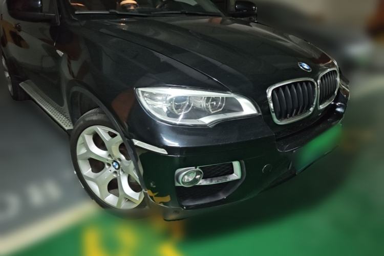 Used BMW X6  Front Right 45 Deg
