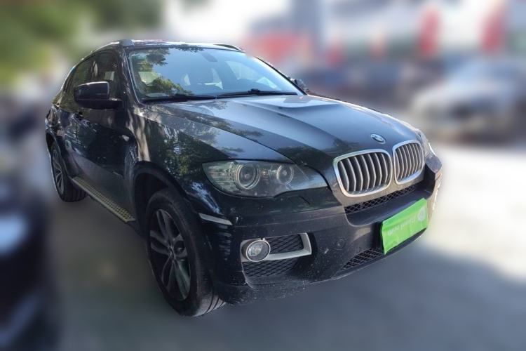 Used BMW X6  Front Right 45 Deg