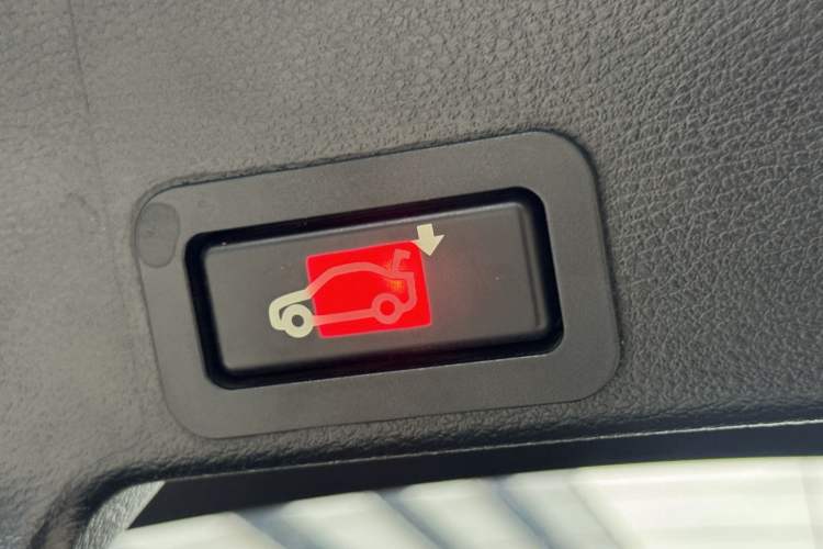 Used BMW X6 2013 xDrive35i Interior 10