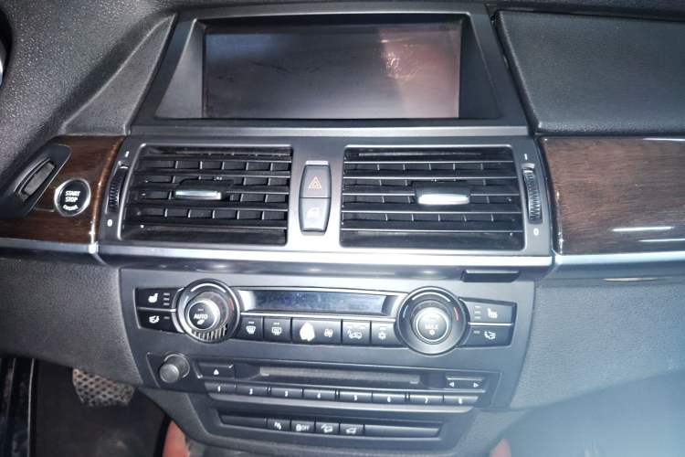 Used BMW X6 2013 xDrive35i Interior 2