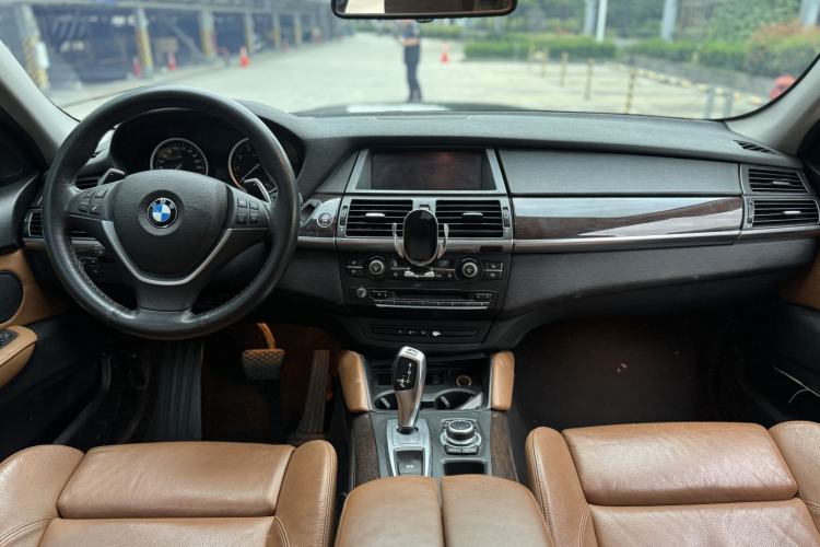 Used BMW X6 2013 xDrive35i Interior 2