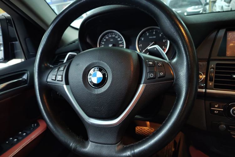 Used BMW X6 2013 xDrive35i Interior 3