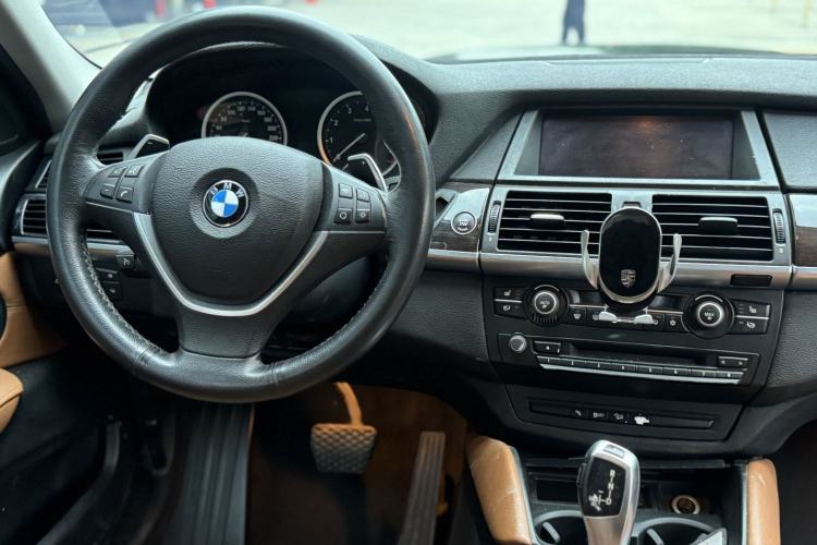 Used BMW X6 2013 xDrive35i Interior 4