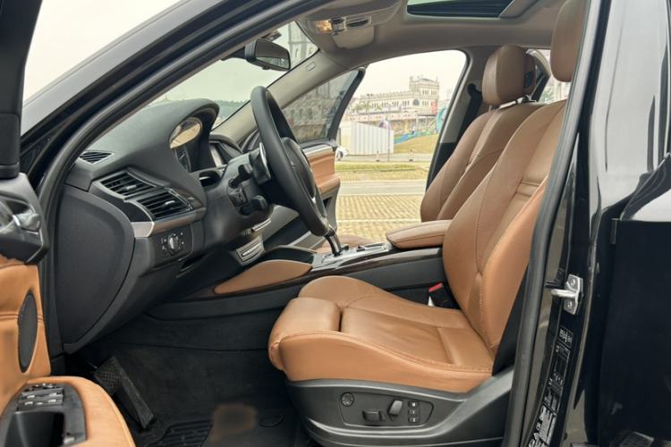 Used BMW X6 2013 xDrive35i Interior 4