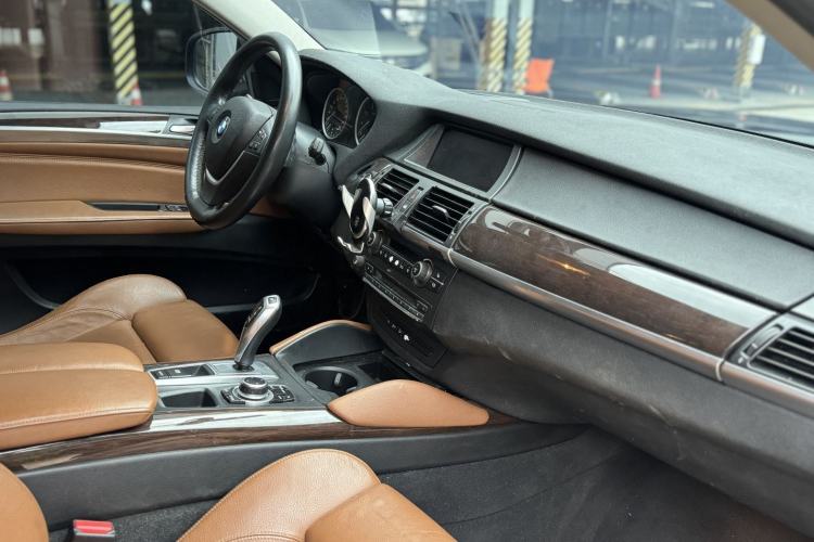 Used BMW X6 2013 xDrive35i Interior 5