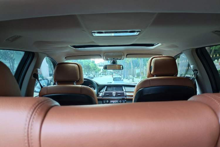 Used BMW X6 2013 xDrive35i Interior 5