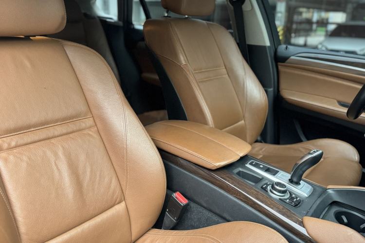 Used BMW X6 2013 xDrive35i Interior 7