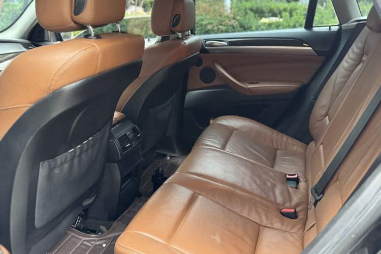 Used BMW X6 2013 xDrive35i Interior 8