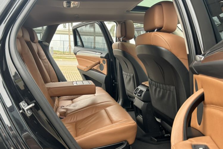 Used BMW X6 2013 xDrive35i Interior 9