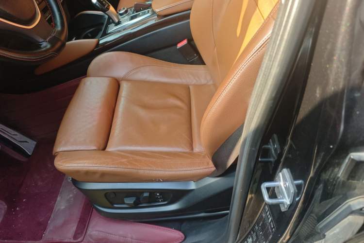 Used BMW X6 2013 xDrive35i Left Front Seat