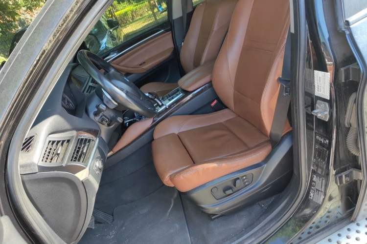 Used BMW X6  Left Front Seat