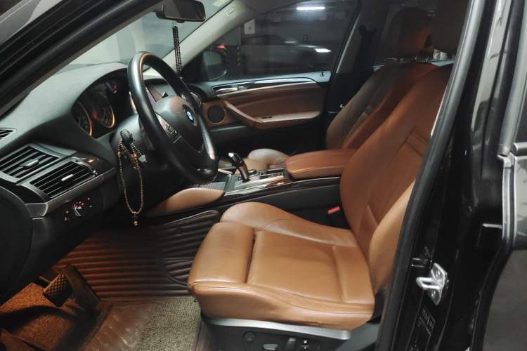 Used BMW X6  Left Front Seat