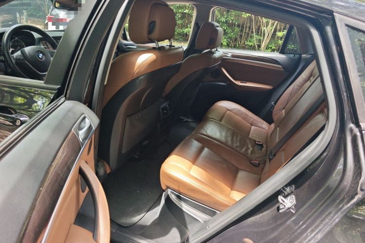 Used BMW X6  Left Rear Seat