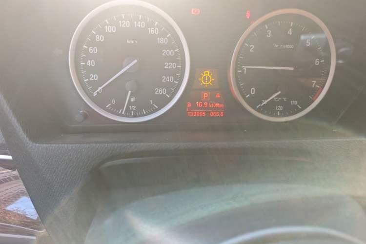 Used BMW X6 2013 xDrive35i Odometer Close Up