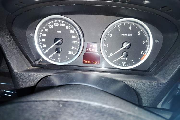 Used BMW X6 2013 xDrive35i Odometer Close Up