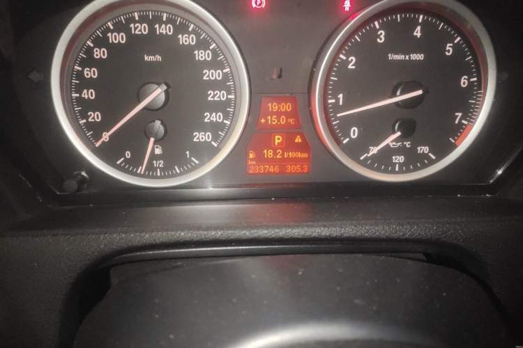 Used BMW X6  Odometer Close Up