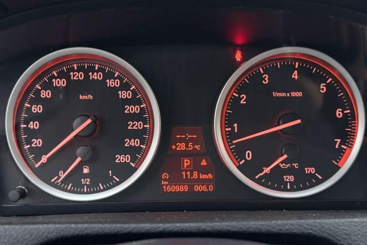 Used BMW X6 2013 xDrive35i Odometer Close Up