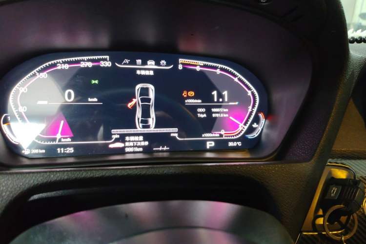 Used BMW X6 2013 xDrive35i U.S. specification Odometer Close Up