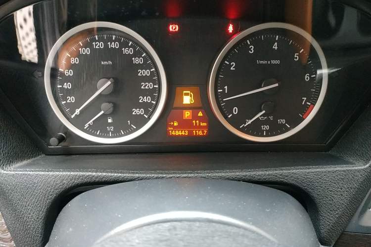 Used BMW X6 2013 xDrive35i Odometer Close Up