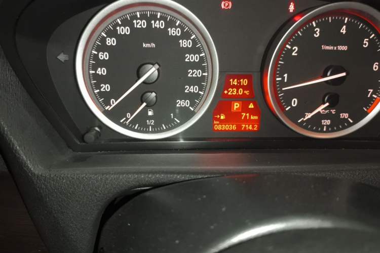 Used BMW X6 2013 xDrive35i Odometer Close Up