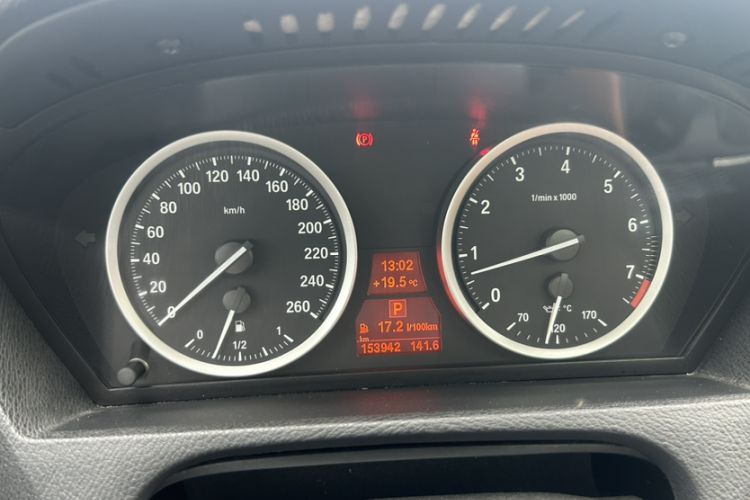 Used BMW X6 2013 xDrive35i Odometer Close Up