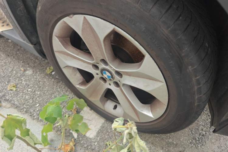Used BMW X6 2013 xDrive35i Right Front Wheel Hub