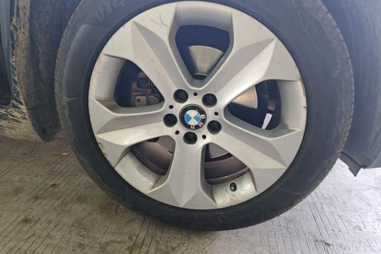 Used BMW X6 2013 xDrive35i Right Front Wheel Hub