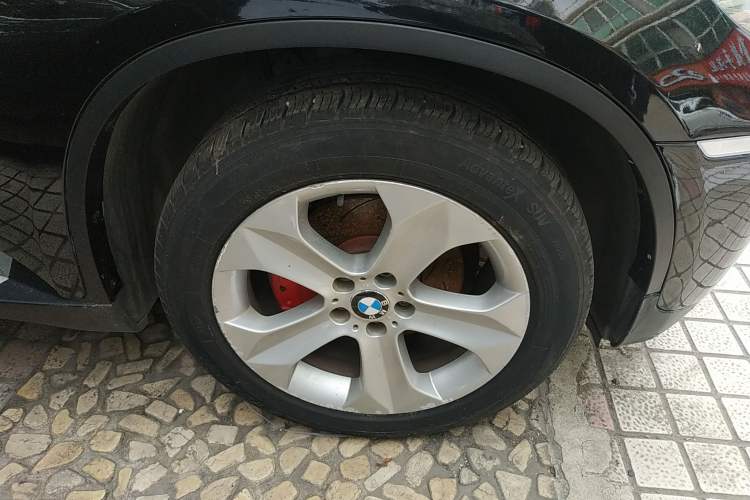 Used BMW X6 2013 xDrive35i Right Front Wheel Hub