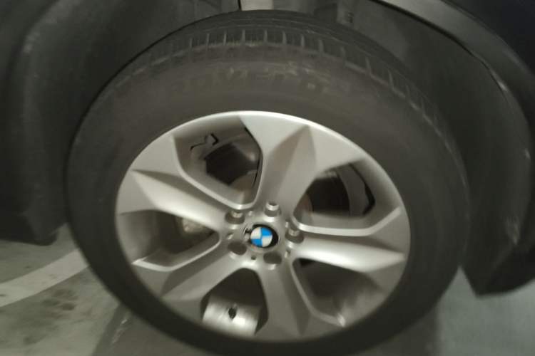 Used BMW X6 2013 xDrive35i Right Front Wheel Hub