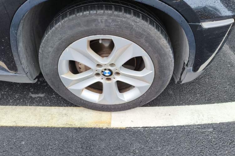 Used BMW X6 2013 xDrive35i Right Front Wheel Hub