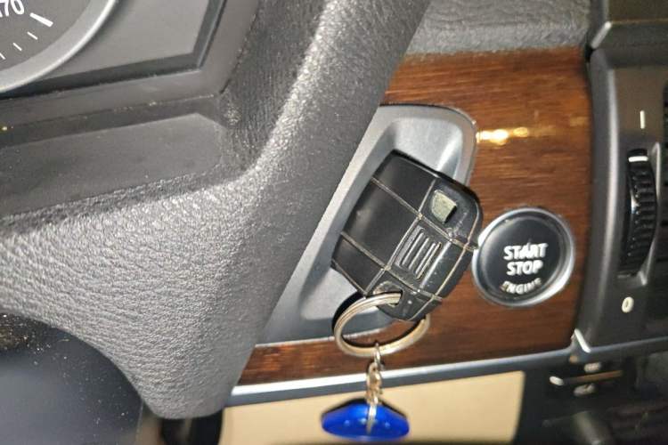 Used BMW X6 2013 xDrive35i Vehicle Key