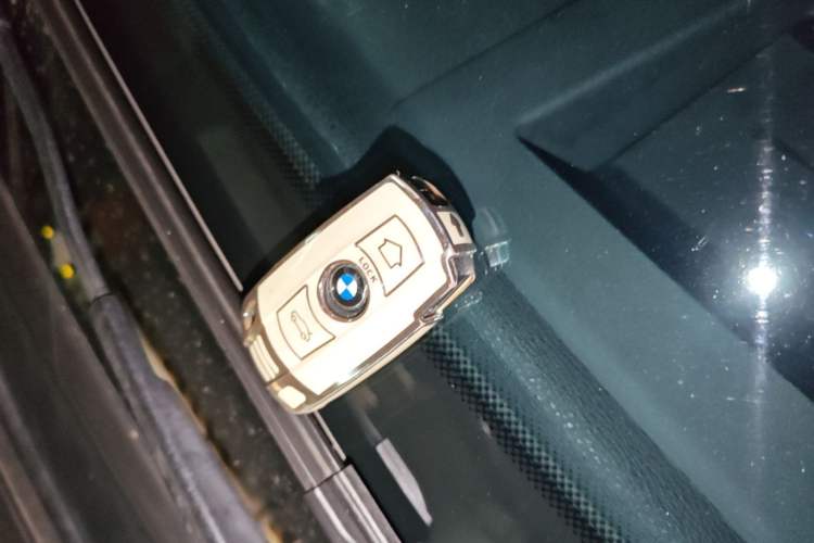 Used BMW X6  Vehicle Key